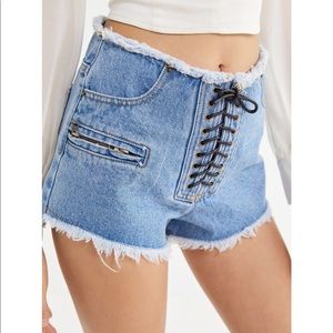 Lioness La Bella Vita Short